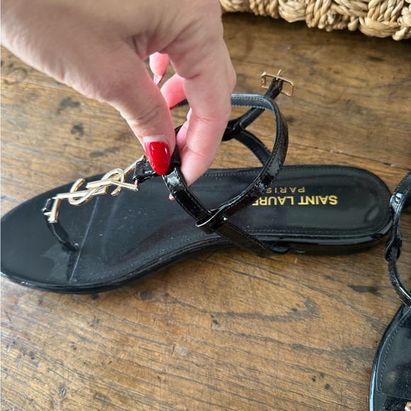 Saint Laurent Black Patent Thong Sandals with Gold YSL Logo - Picture 3 of 4